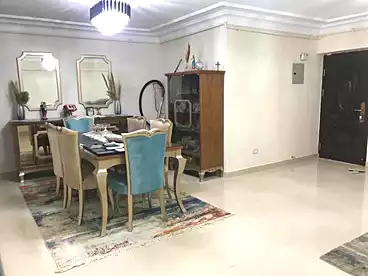 للبيع في شارع الشيخ عبيد، عزبة النخل، 110 متر