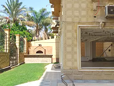 للبيع في المجاوره التاسعه، غرب سوميد، 1000 متر
