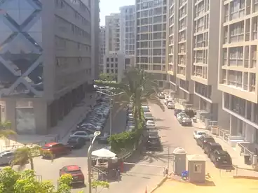 للبيع في كمبوند وان قطاميه - مرشدي جروب، كمبوند بالمعادي، 145 متر