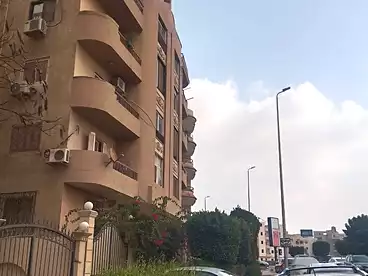 Private للبيع في شارع عبد الرحمن الرافعي، النرجس عمارات، 150 متر