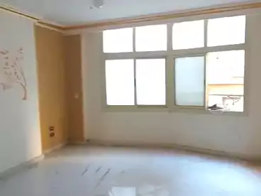عقارات للإيجار في شارع الثلاثيني، فيصل، 100 متر