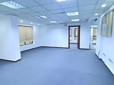 إداري للإيجار في شارع اللاسلكي، المعادي الجديدة، 350 متر