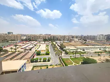 شقق للبيع في شارع النزهة، أرض الجولف، 300 متر