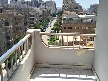شقق للإيجار في شارع تحسين فرغلي، المنطقة الأولى، 225 متر