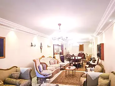 في شارع كمال الدين صلاح، سموحة، 235 متر