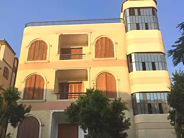 Villas For sale in Mecca El Mokarrama St., Neighborhood 7th, 145 sqm