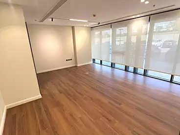 Offices For rent in Northern 90th St., 90th Street, 285 sqm