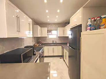 Properties For sale in South Academy (Z), South of Academy, 184 sqm