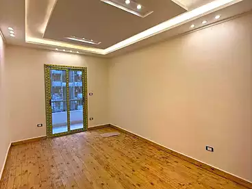 Apartments For sale in Gamal Abdel Nasser St., Miami, 180 sqm