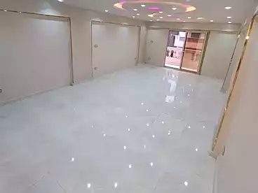 Apartments For sale in Khaled Ibn El Waleed St., Miami, 135 sqm