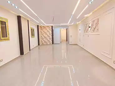 Apartments For sale in Gamal Abdel Nasser St., El Mandara, 165 sqm