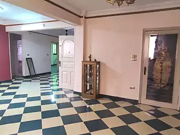 Apartments For sale in Ahmed Esmat St., Ain Shams, 140 sqm