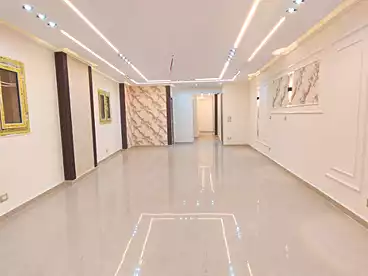 Apartments For sale in Gamal Abdel Nasser St., El Mandara, 165 sqm