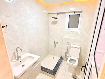 Apartments For sale in Iskandar Ibrahim St., Miami, 130 sqm