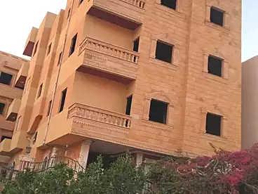 شقق للبيع في المجاورة الأولى، حي الصفوة - الحي الثاني، 120 متر
