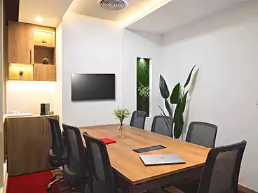 Administrative For rent in Northern 90th St., 90th Street, 200 sqm