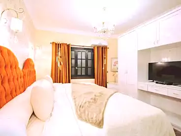 For sale in Zaid Ebn Haretha St., South Academy (A), 200 sqm