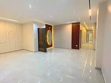 للبيع في المجاورة الثالثة، الحي الرابع، 200 متر