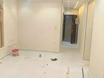 شقق للبيع في اللبيني، فيصل، 100 متر