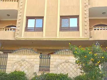 سكني للبيع في شارع محمد هاشم فؤاد، النرجس 3، 165 متر