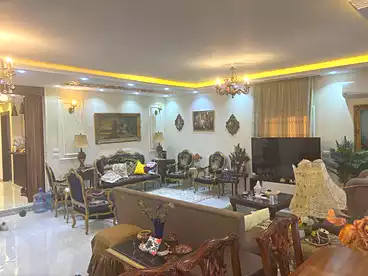 Private للبيع في شارع عمرو بن العاص، جنوب الاكاديميه (هـ)، 200 متر