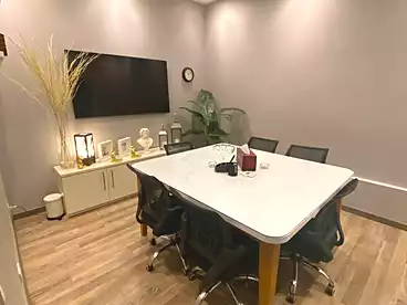 Offices For rent in Northern 90th St., 90th Street, 140 sqm