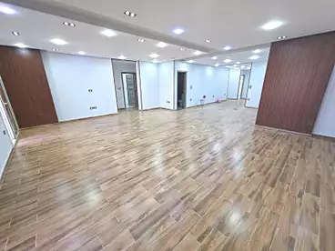 Administrative For rent in Carrefour Main Street, Zahraa El Maadi, 350 sqm