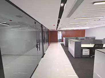 Offices For rent in Northern 90th St., 90th Street, 500 sqm