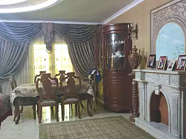 سكني للبيع في شارع كمال الدين سامح، النرجس 4، 220 متر