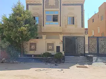 Villas For sale in Manteqat El 100 Fadan, 15th of May, 276 sqm