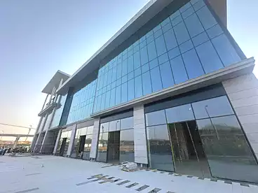 إداري للإيجار في مول جولدن جيت - ريدكون، كمبوند بالتجمع الخامس، 145 متر
