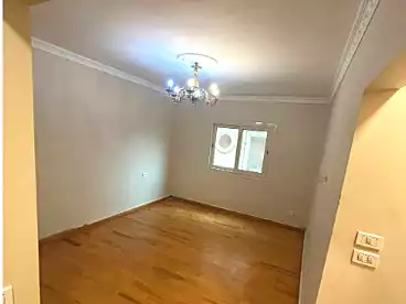 Apartments For sale in Seventh Neighborhood, Zahraa El Maadi, 170 sqm