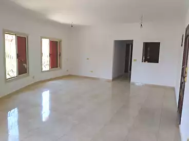 Apartment with Garden For rent in Area 2, Eighth Neighborhood, 190 sqm