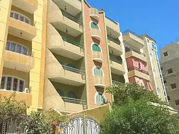 عمارات للبيع في المجاورة الأولى، الحي الرابع، 1200 متر