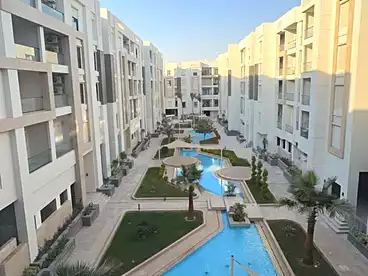 شقق للبيع في كمبوند الجار بريتش ديستريكت، كمبوند بمدينة الشروق، 126 متر