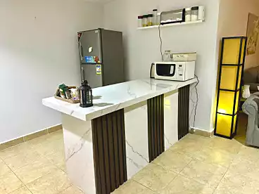 عقارات للإيجار في شارع زيد بن حارثه، جنوب الاكاديميه (أ)، 130 متر