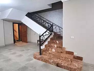 Duplex For rent in Ibrahim El Mazni St., El Banafsag 10, 180 sqm