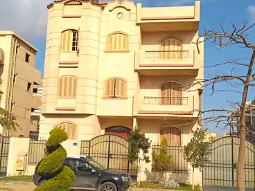 عقارات للبيع في شارع متفرع من الكفراوي، الحي الثاني، 200 متر