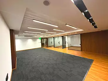 For rent in Northern 90th St., 90th Street, 1000 sqm