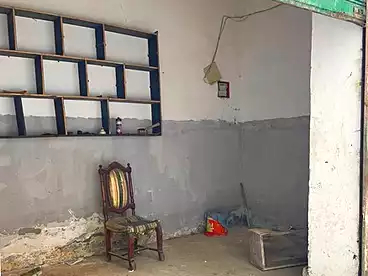 Shops For sale in Eskot, New Miami, 100 sqm