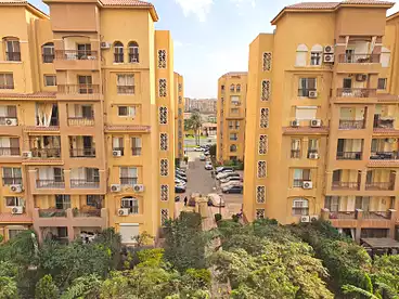 شقق للبيع في طريق مدينتي، المنطقه الأولى عمارات، 245 متر
