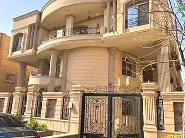 للبيع في شارع محمد رحيم، الياسمين 3، 1600 متر