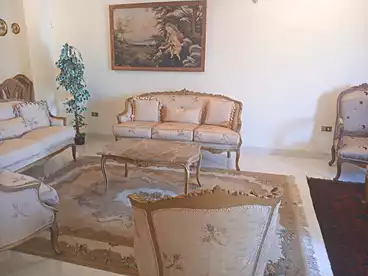 شقق للإيجار في شارع محمود سامي البارودي، القرية السياحية الرابعه، 220 متر