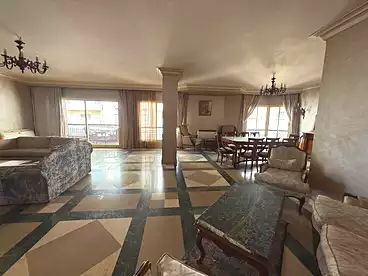 شقق للإيجار في شارع شهاب، المهندسين، 300 متر