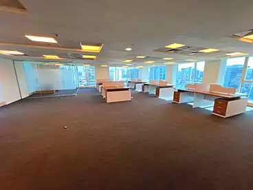 Administrative For rent in Northern 90th St., 90th Street, 760 sqm
