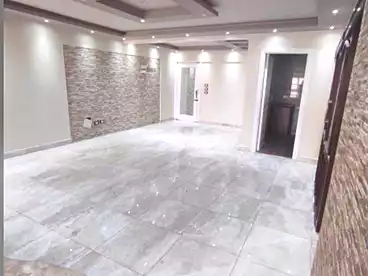 عقارات للإيجار في محرم بك، الاسكندرية، 130 متر