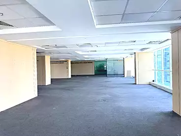 Administrative For rent in Northern 90th St., 90th Street, 1180 sqm
