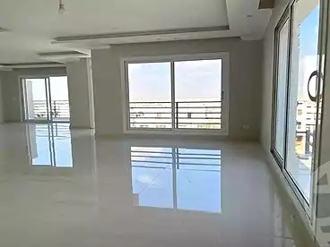 Apartment with Garden For sale in Parkway - Hyde Park Compound, Hyde Park Compound, 160 sqm