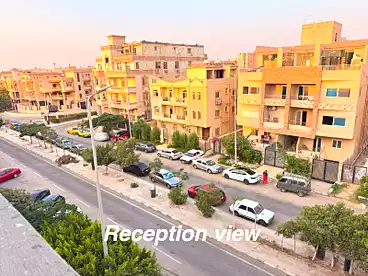 شقق للبيع في شارع يحي شاهين، النرجس 7، 200 متر