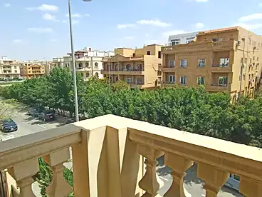 سكني للبيع في شارع ابو عبيده بن الجراح، الياسمين 7، 200 متر